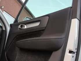 Volvo XC40 (2019) thumbnail 37