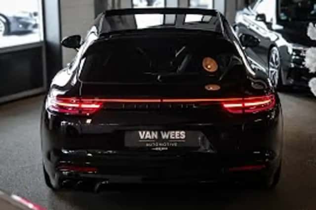 Porsche Panamera (2018) thumbnail 1