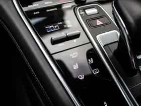 Porsche Panamera (2018) thumbnail 43
