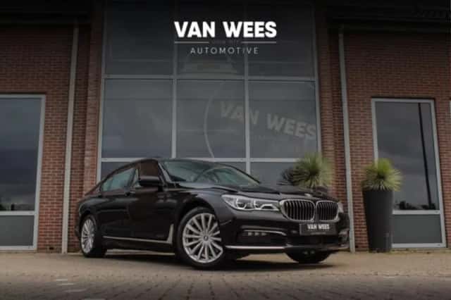BMW 7-Serie (2018) thumbnail 1
