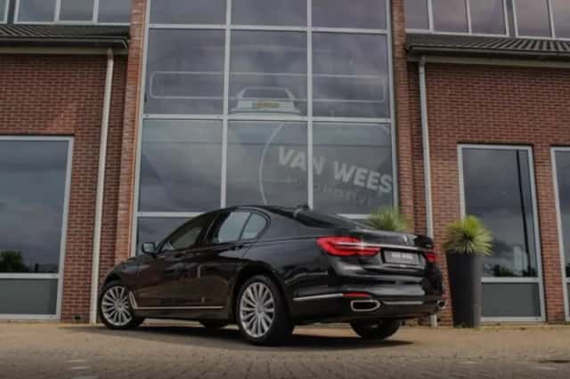 BMW 7-Serie (2018) thumbnail 4