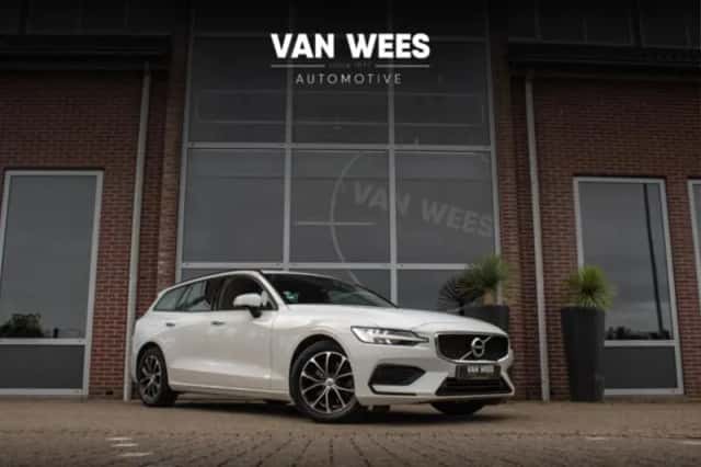 Volvo V60 (2022) thumbnail 1