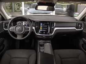 Volvo V60 (2022) thumbnail 3