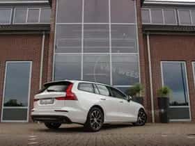 Volvo V60 (2022) thumbnail 5