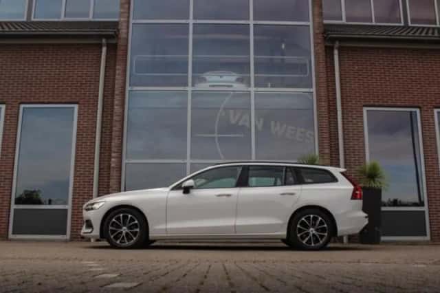 Volvo V60 (2022) thumbnail 6