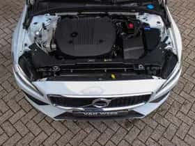 Volvo V60 (2022) thumbnail 10