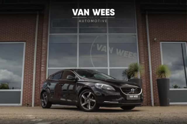 Volvo V40 (2014) thumbnail 1
