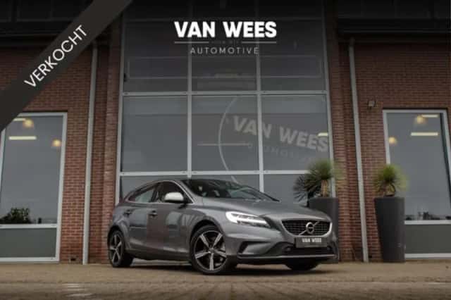 Volvo V40 (2016) thumbnail 1
