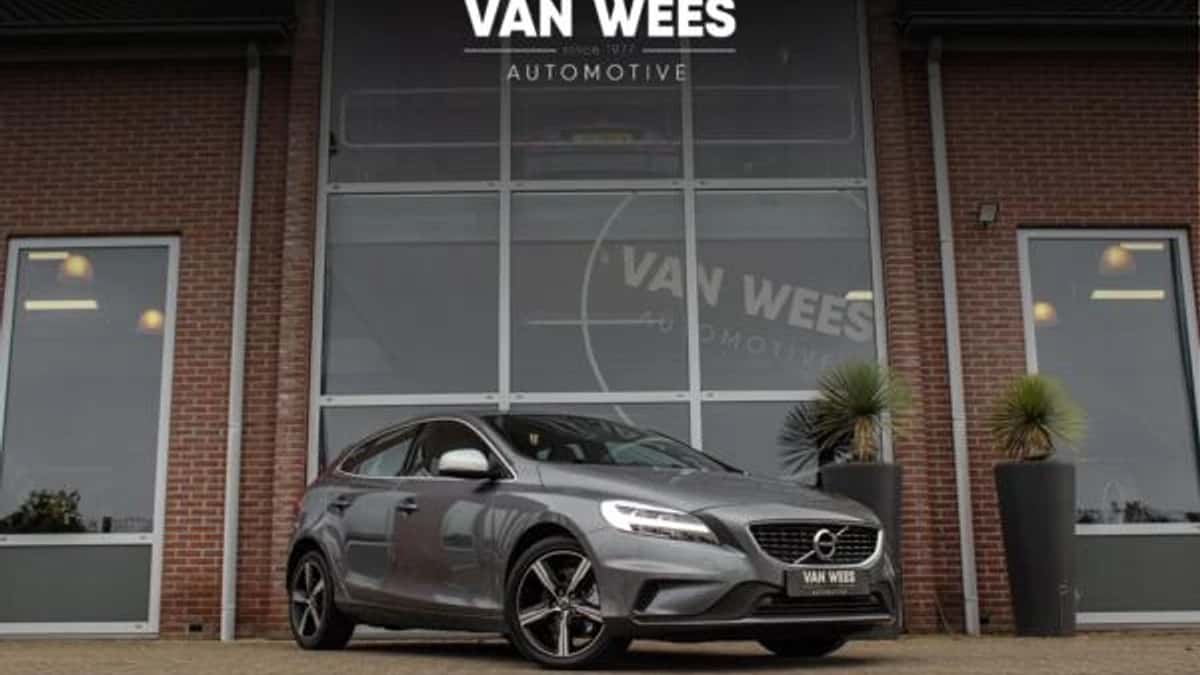 Volvo V40 (2016) — foto 1