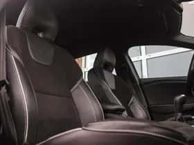 Volvo V40 (2016) thumbnail 16