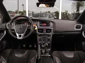Volvo V40 (2016) thumbnail 3