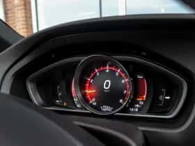 Volvo V40 (2016) thumbnail 24