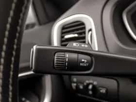 Volvo V40 (2016) thumbnail 25