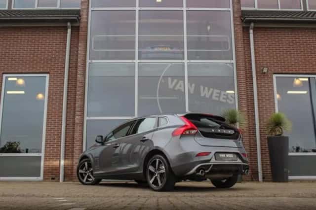 Volvo V40 (2016) thumbnail 4