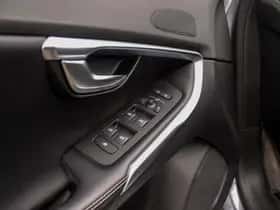 Volvo V40 (2016) thumbnail 33