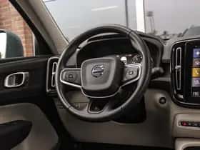 Volvo XC40 (2019) thumbnail 21