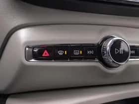 Volvo XC40 (2019) thumbnail 31