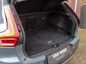 Volvo XC40 (2019) thumbnail 32
