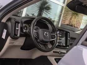 Volvo XC40 (2019) thumbnail 38