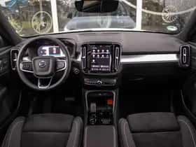 Volvo XC40 (2025) thumbnail 3