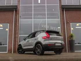 Volvo XC40 (2025) thumbnail 4