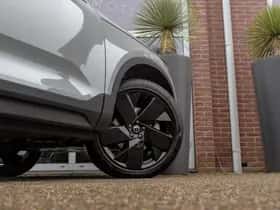 Volvo XC40 (2025) thumbnail 46