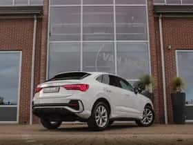 Audi Q3 (2021) thumbnail 5