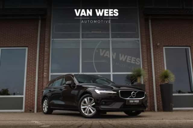 Volvo V60 (2021) thumbnail 1