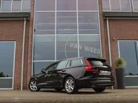 Volvo V60 (2021) thumbnail 4