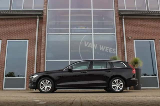 Volvo V60 (2021) thumbnail 6