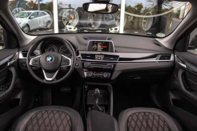BMW X1 (2016) thumbnail 3