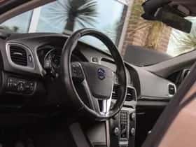 Volvo V40 (2013) thumbnail 35