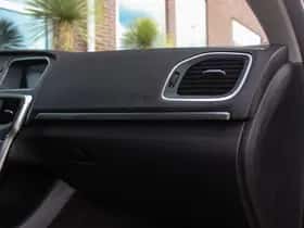 Volvo V40 (2013) thumbnail 36