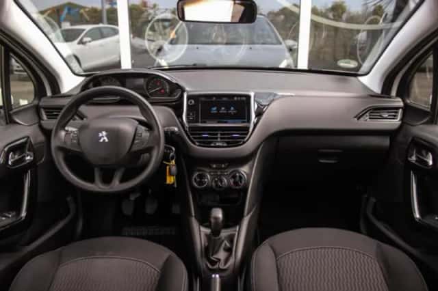 Peugeot 208 (2019) thumbnail 3