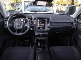 Volvo XC40 (2021) thumbnail 3