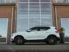 Volvo XC40 (2021) thumbnail 4