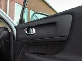 Volvo XC40 (2021) thumbnail 31