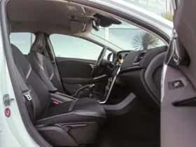 Volvo V40 (2015) thumbnail 15