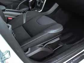 Volvo V40 (2015) thumbnail 17