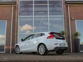 Volvo V40 (2015) thumbnail 4