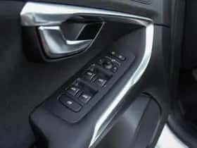 Volvo V40 (2015) thumbnail 31
