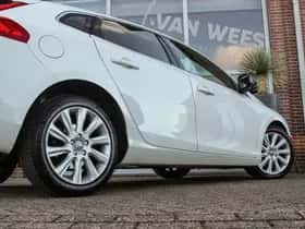 Volvo V40 (2015) thumbnail 39