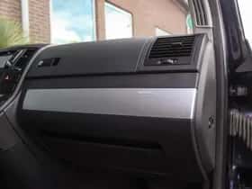 Volkswagen Transporter (2011) thumbnail 33