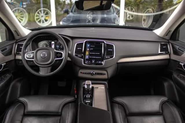 Volvo XC90 (2021) thumbnail 3