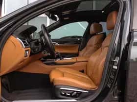 BMW 7-Serie (2015) thumbnail 13