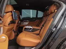 BMW 7-Serie (2015) thumbnail 18