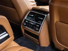 BMW 7-Serie (2015) thumbnail 20