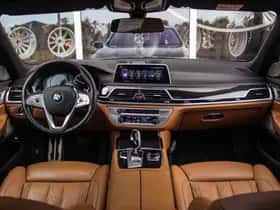 BMW 7-Serie (2015) thumbnail 3