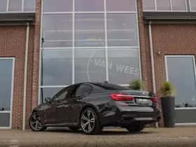 BMW 7-Serie (2015) thumbnail 4
