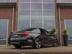 BMW 7-Serie (2015) thumbnail 5